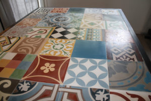 Table mosaïque carreaux de ciment - détail